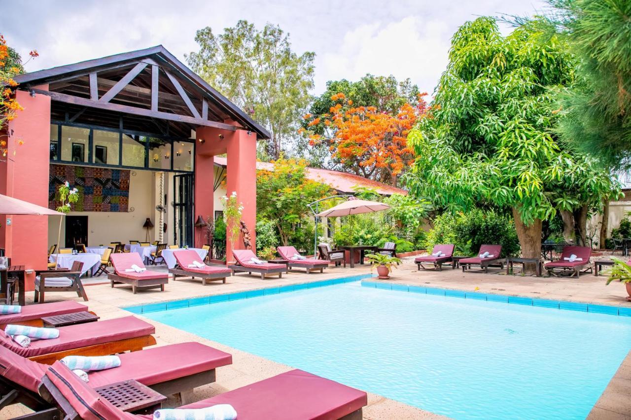 Hibiscus House Gambia Brufut Exterior foto
