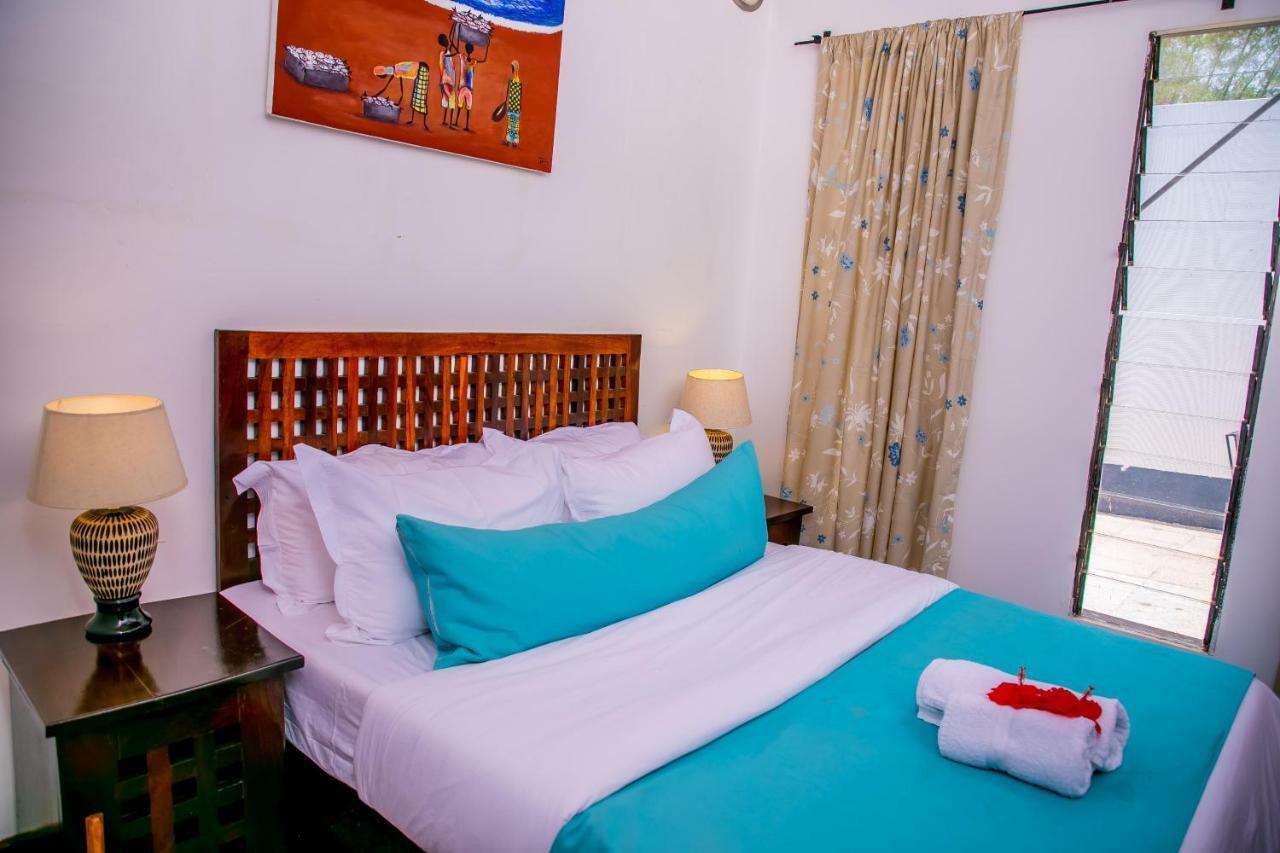 Hibiscus House Gambia Brufut Exterior foto